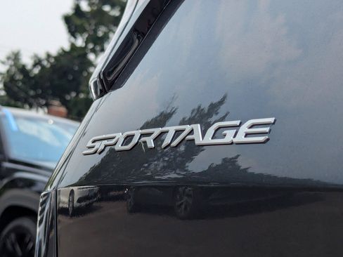Used 2023 Kia Sportage LX AWD/4WD image 28