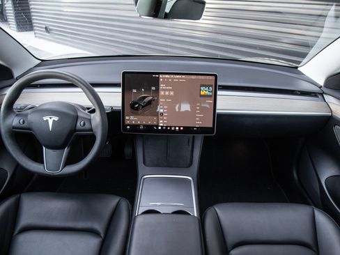 Used 2022 Tesla Model 3 Long Range AWD/4WD image 21