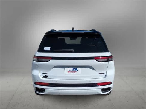 New 2025 Jeep Grand Cherokee Summit image 7