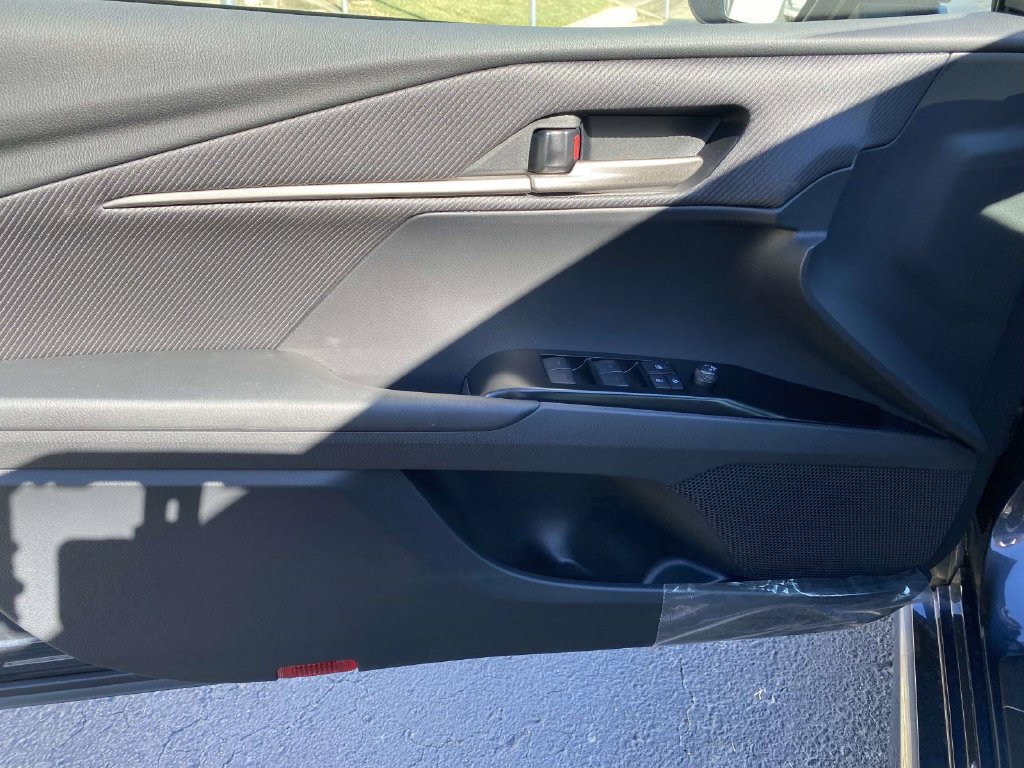 New 2026 Toyota Camry Hybrid FWD image 17