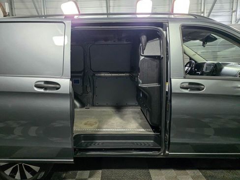 Used 2021 Mercedes-Benz Metris image 11