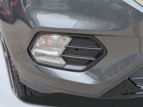 Used 2017 Ford Escape SE w/ Equipment Group 201A FWD image 11