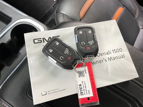 Certified 2021 GMC Sierra 1500 AT4 w/ AT4 Premium Package image 8