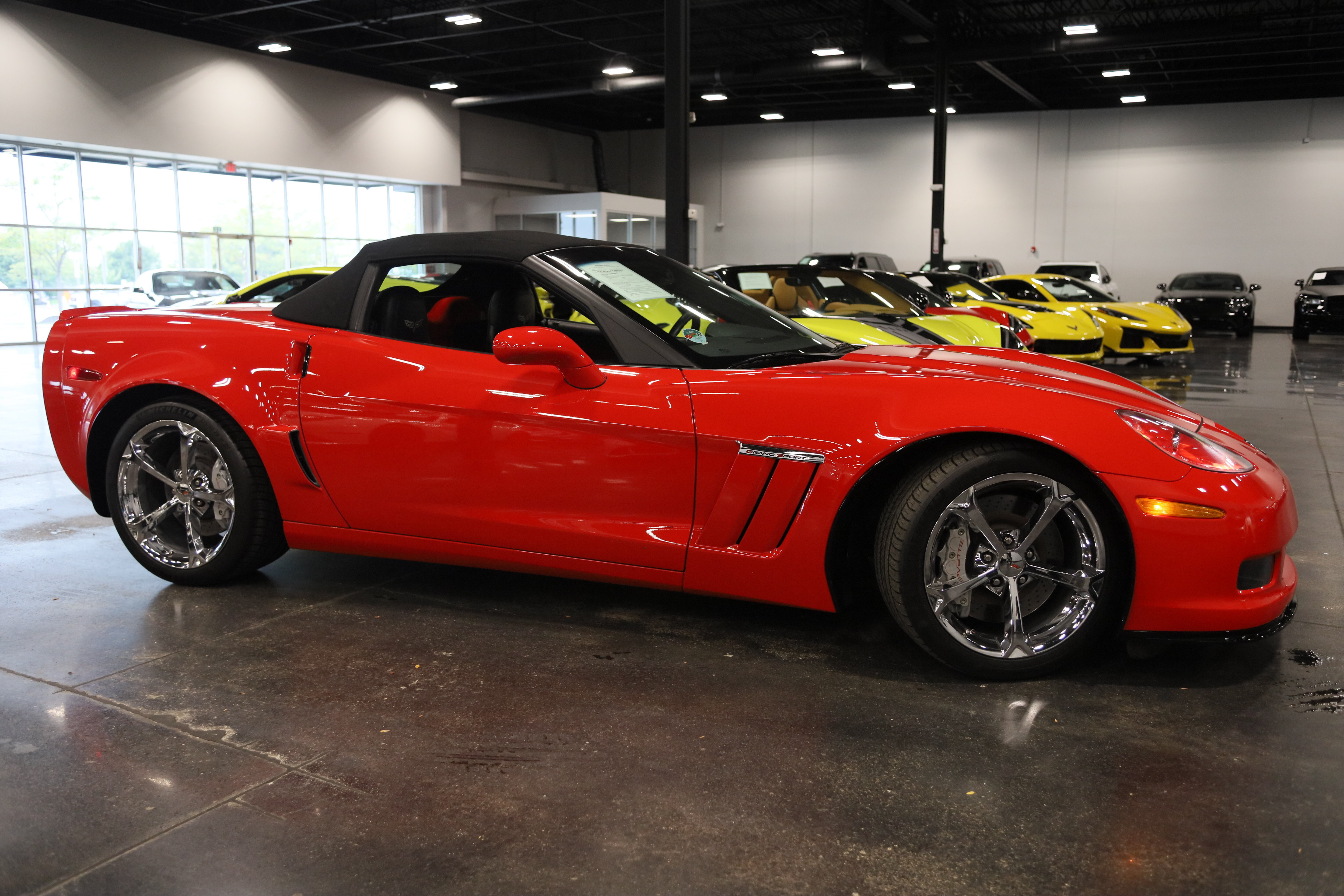 Used 2011 Chevrolet Corvette Grand Sport w/ Preferred Equipment Group RWD image 12