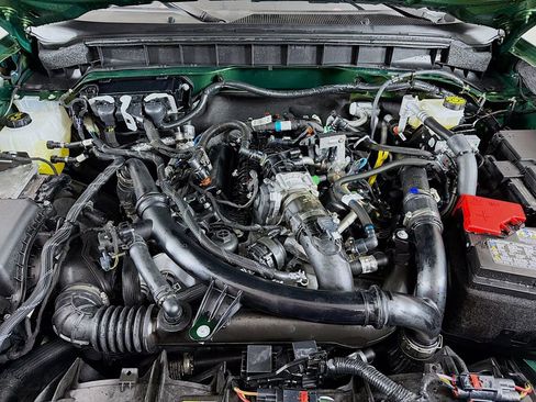 Used 2025 Ford Bronco Badlands image 17