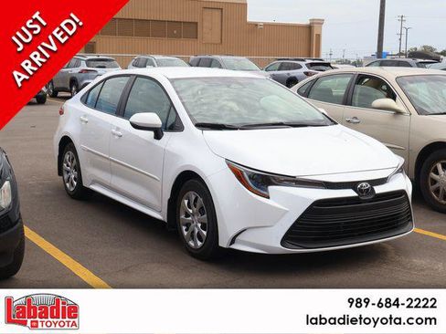 Certified 2026 Toyota Corolla LE FWD image 1