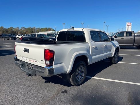 Used 2018 Toyota Tacoma SR5 image 17