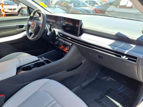 Used 2025 Hyundai Sonata SEL FWD image 23