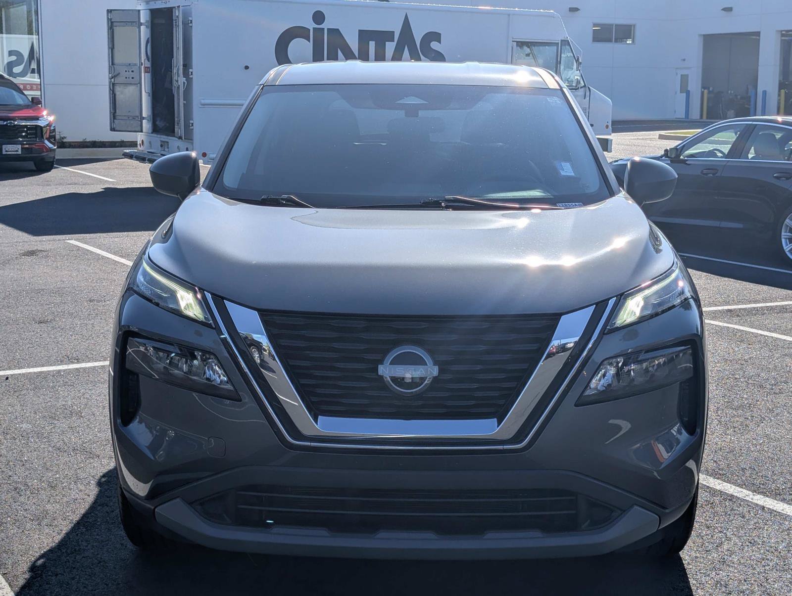 Used 2023 Nissan Rogue S FWD image 3