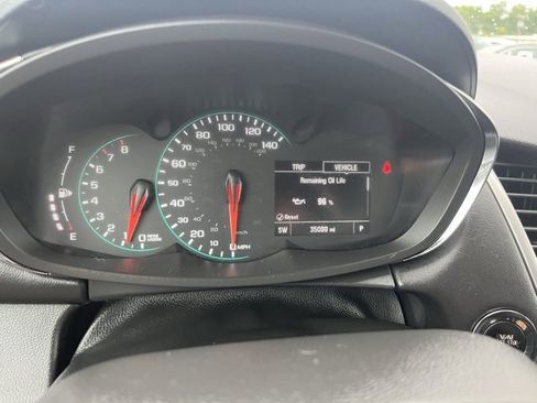 Used 2022 Chevrolet Trax LT w/ LT Convenience Package image 24