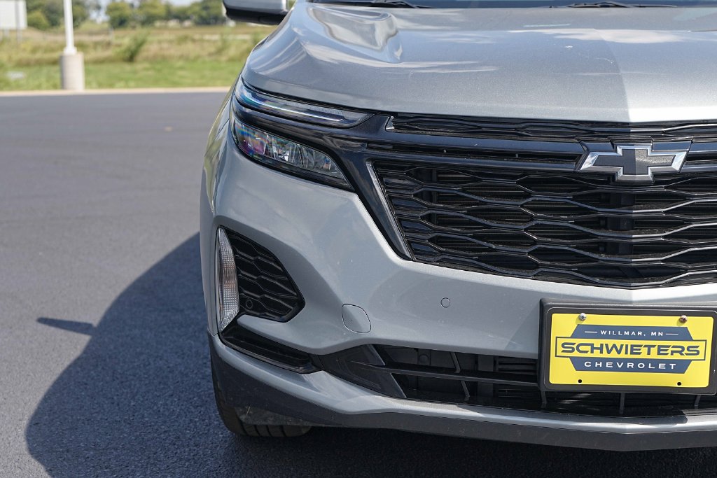Used 2024 Chevrolet Equinox RS w/ LPO, Floor Liner Package AWD/4WD image 4