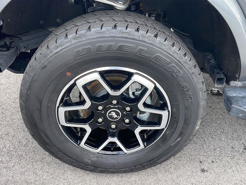 Used 2024 Ford Bronco Outer Banks AWD/4WD image 13