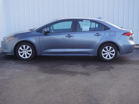 Used 2024 Toyota Corolla LE image 3