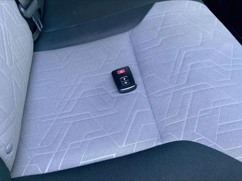 Used 2023 Toyota Tacoma TRD Off-Road image 14