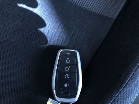 Used 2024 Nissan Sentra SV image 32