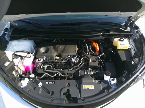 Used 2025 Toyota Sienna XSE image 40