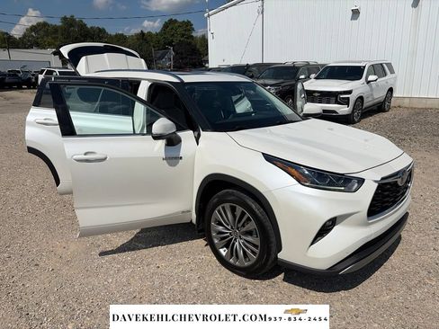 Used 2021 Toyota Highlander Platinum AWD/4WD image 29