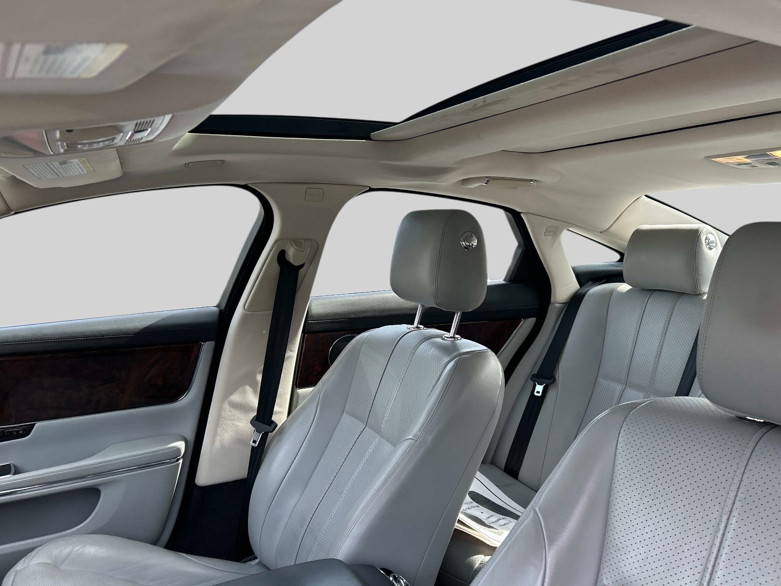 Used 2012 Jaguar XJ RWD image 24