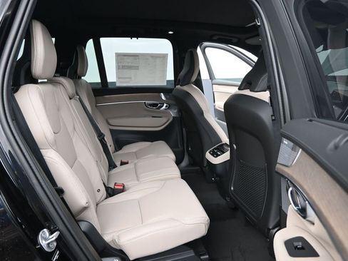 New 2026 Volvo XC90 B6 Ultra w/ Lounge Package AWD/4WD image 17