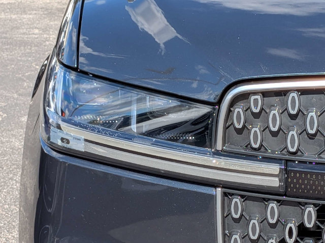 Used 2025 Lincoln Navigator Reserve AWD/4WD image 12