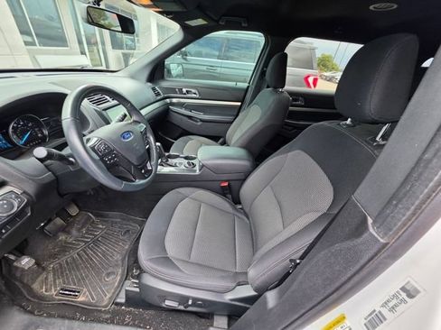 Used 2019 Ford Explorer XLT w/ Equipment Group 201A FWD image 9