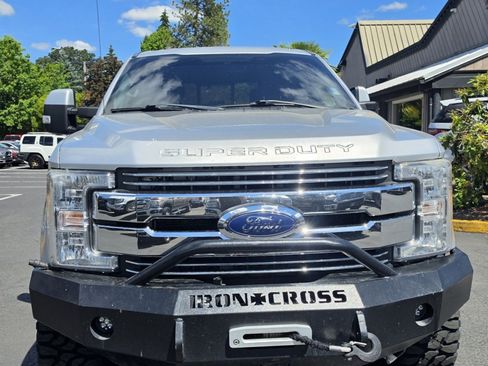 Used 2017 Ford F350 Lariat w/ Lariat Value Package AWD/4WD image 9