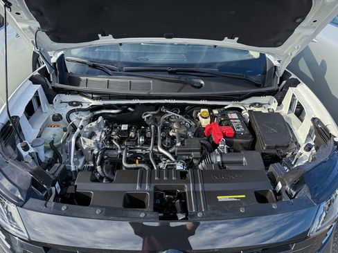 Certified 2025 Nissan Kicks SV w/ Charging Package image 32