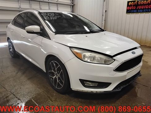 Used 2017 Ford Focus SEL FWD image 1