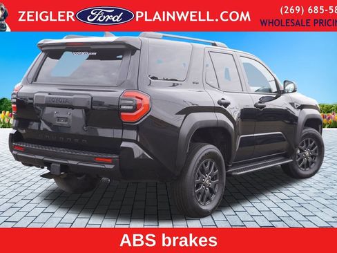 Used 2025 Toyota 4Runner SR5 image 5