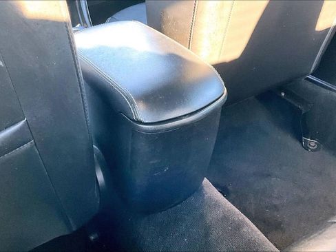 Used 2011 Chrysler 200 Limited image 11