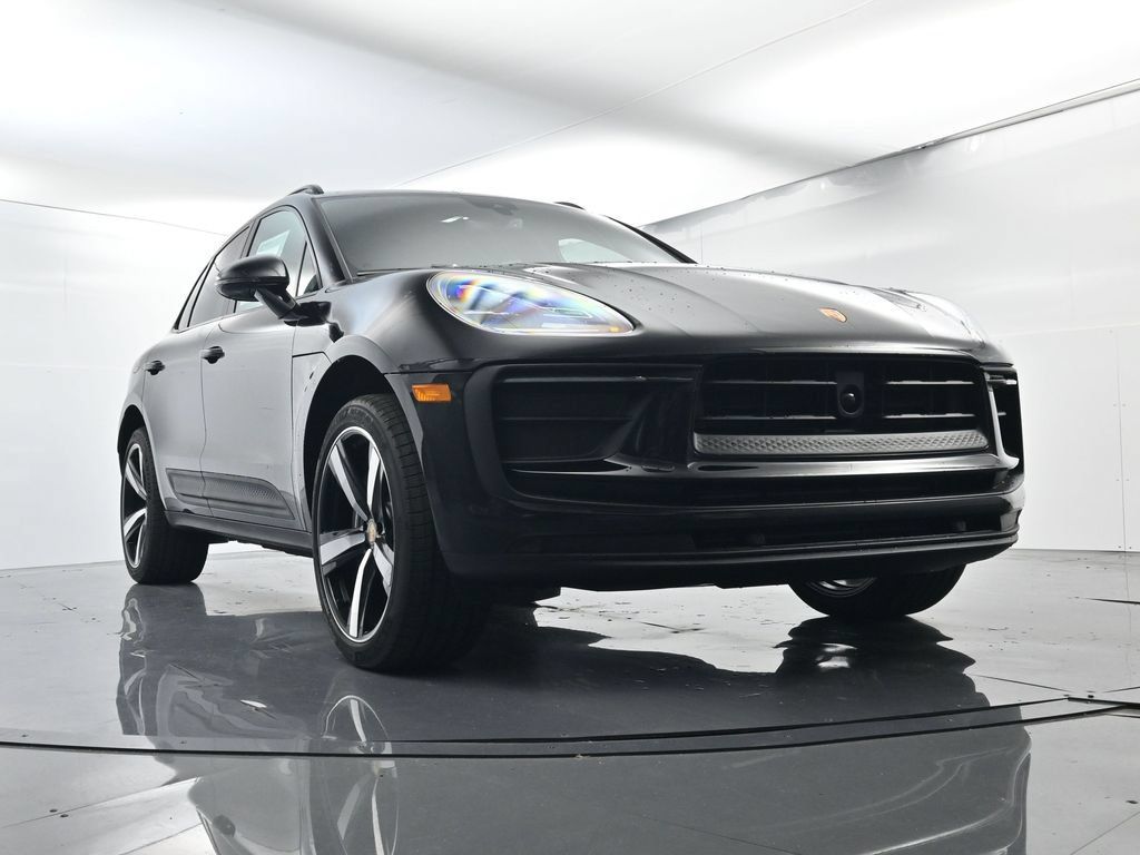 Certified 2026 Porsche Macan AWD/4WD image 52