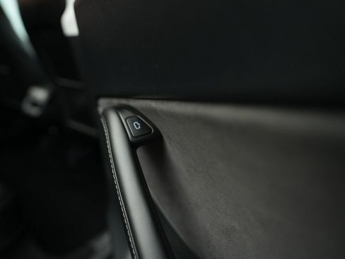 Used 2024 Tesla Model Y 2WD image 35