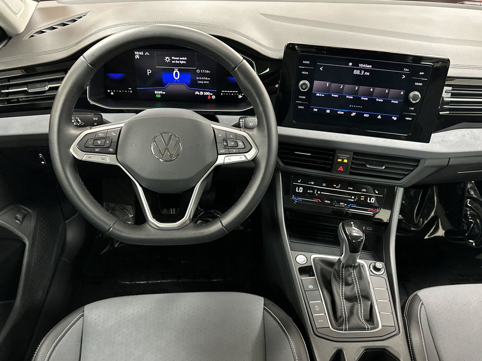 Used 2025 Volkswagen Jetta SE w/ Sunroof Package FWD image 13