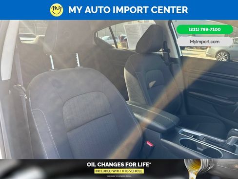 Used 2025 Nissan Altima 2.5 SV w/ SV Special Edition Package AWD/4WD image 28