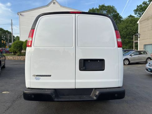 Used 2021 Chevrolet Express 2500 RWD image 6