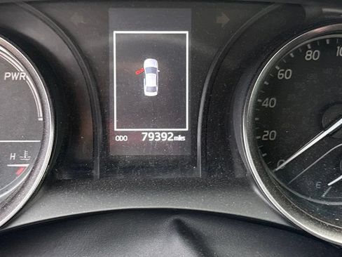 Used 2021 Toyota Camry SE w/ Cold Weather Package FWD image 5