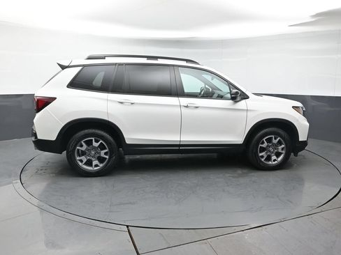 Used 2023 Honda Passport TrailSport image 7