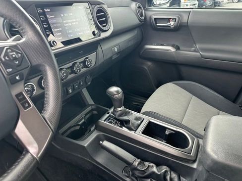 Used 2020 Toyota Tacoma TRD Off-Road w/ Technology Package AWD/4WD image 11
