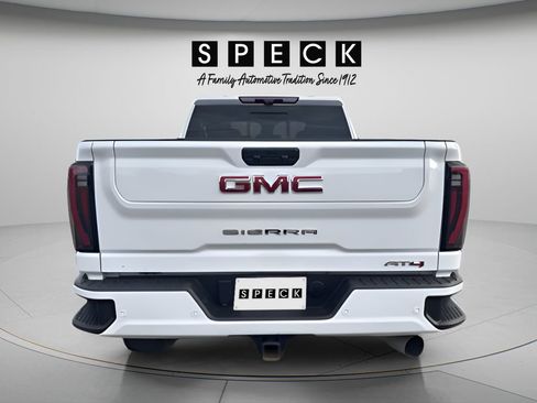 Used 2024 GMC Sierra 2500 AT4 w/ AT4 Premium Plus Package AWD/4WD image 5