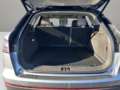 Certified 2021 Lincoln Nautilus Reserve image 6