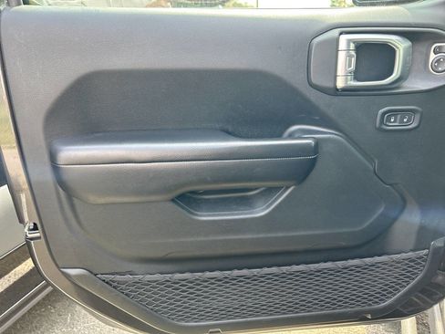 Used 2019 Jeep Wrangler Rubicon w/ Steel Bumper Group image 14