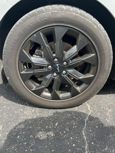 Used 2024 Kia Carnival SX FWD image 19