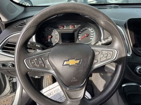 Used 2019 Chevrolet Malibu LT image 16