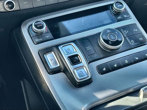 Used 2024 Hyundai Palisade Calligraphy image 17