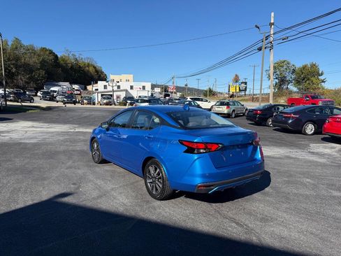 Used 2021 Nissan Versa SV image 6