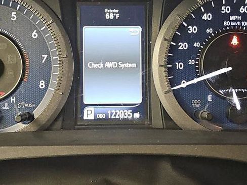 Used 2015 Toyota Sienna XLE w/ XLE Navigation Package AWD/4WD image 4