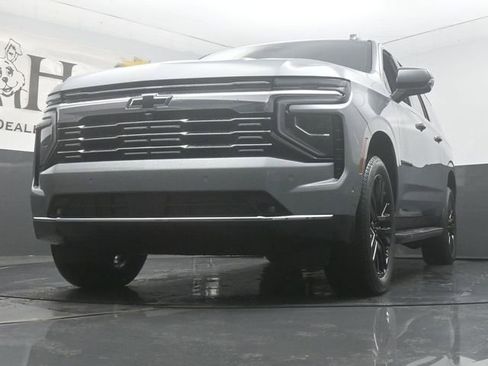 New 2025 Chevrolet Suburban Premier image 4