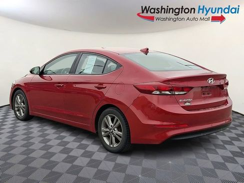 Used 2017 Hyundai Elantra SE image 4