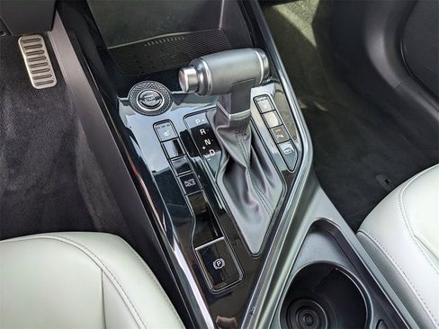 Certified 2024 Kia Niro EX Touring image 26