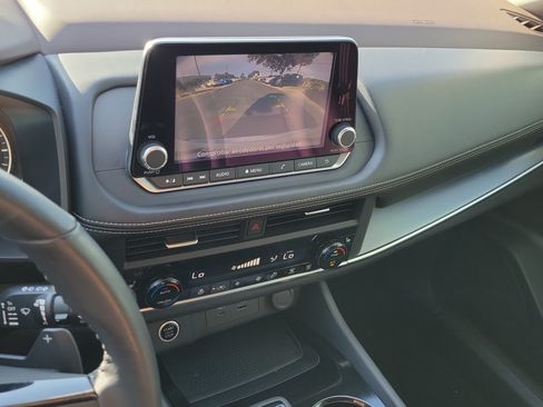 Used 2023 Nissan Rogue SV w/ SV Premium B Package FWD image 26